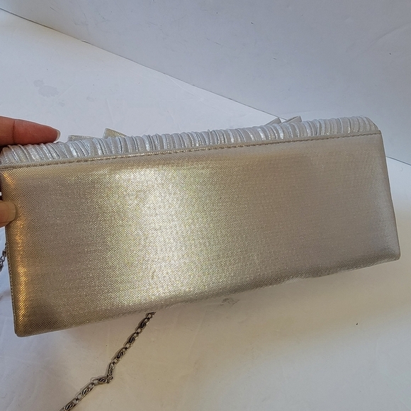 VTG WHITTAL & SHON Evening Clutch Purse Silver Metallic Beaded Bow Chain Strap - Picture 3 of 11